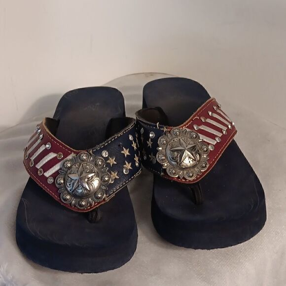 Stars & Stripes Concho Thong Sandals - Picture 1 of 7